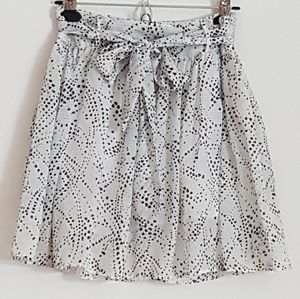 Love21 White and Black Patterned Skirt